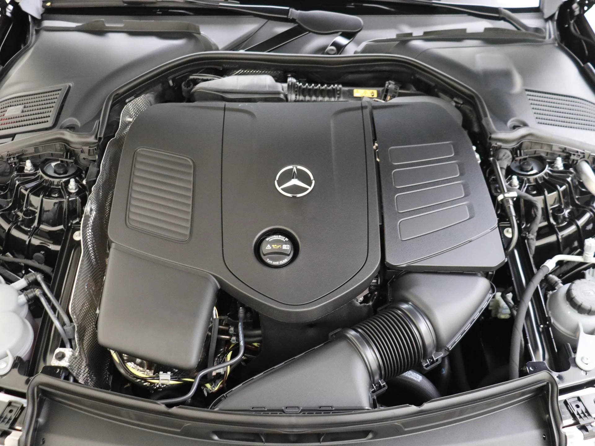 Mercedes-Benz-C-Klasse-image-2