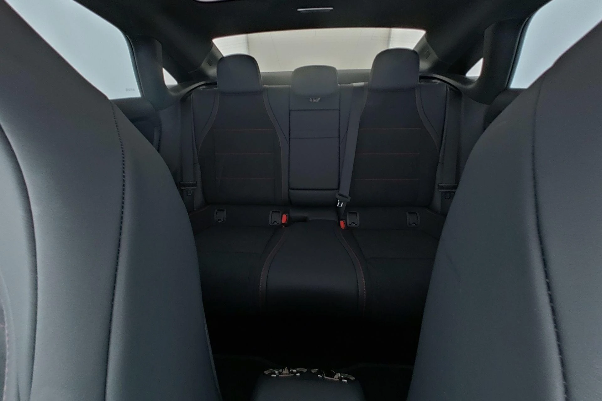 Mercedes-Benz-CLA-image-16