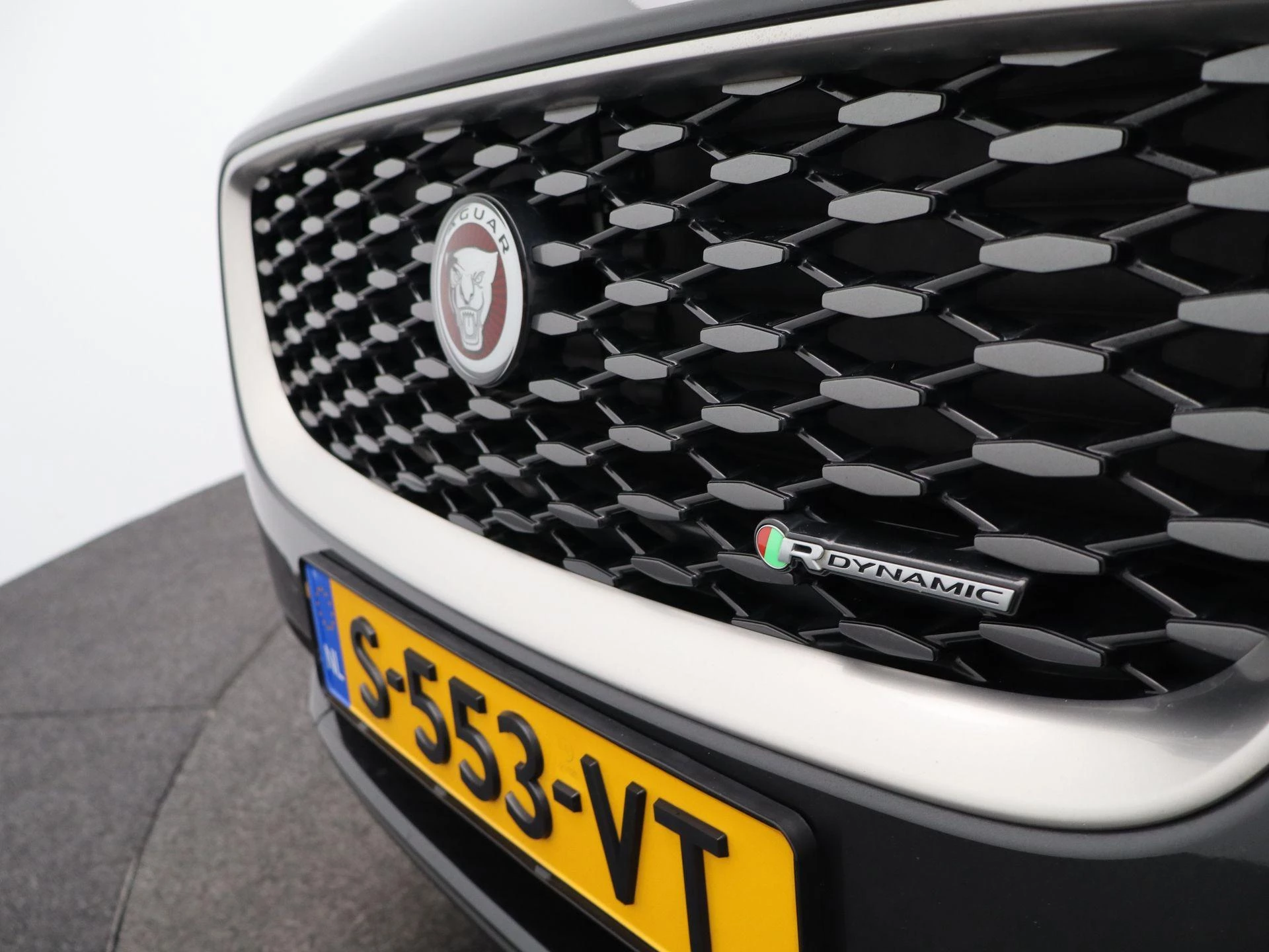 Jaguar-E-PACE-image-38