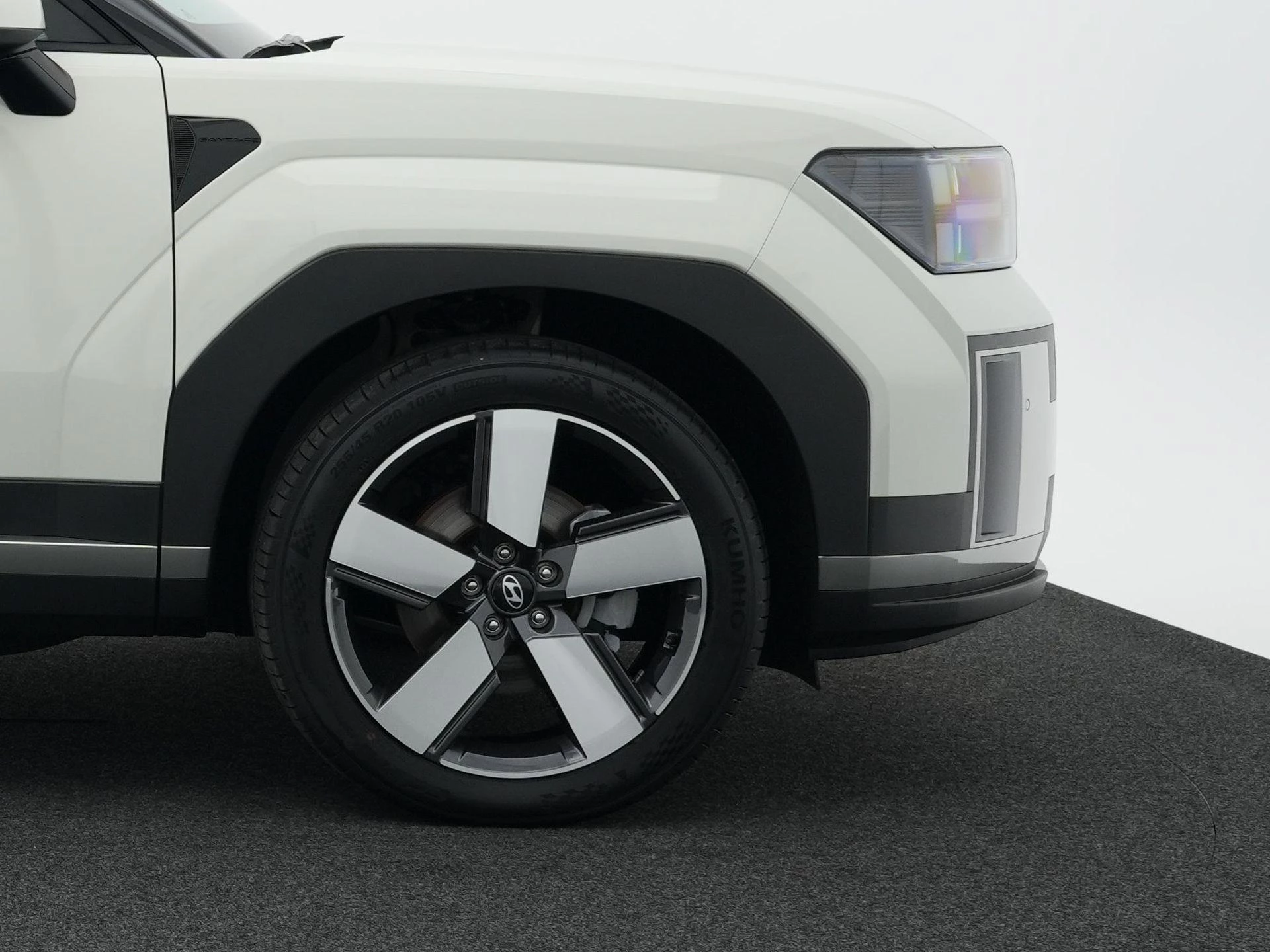 Hyundai-Santa Fe-image-8