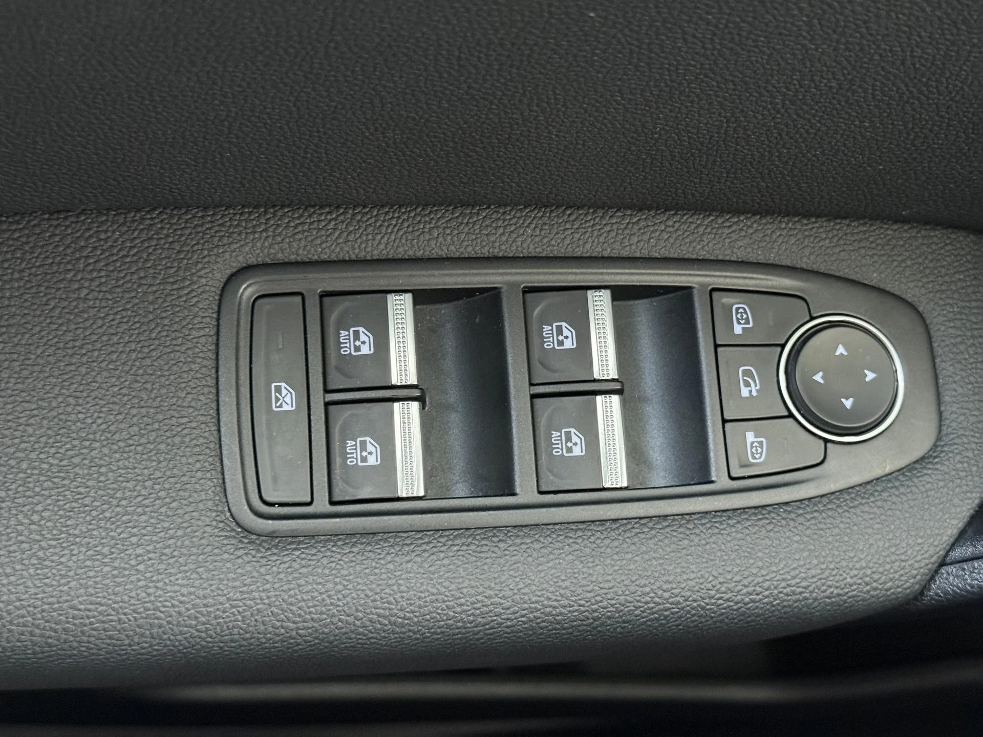 Renault-Captur-image-26