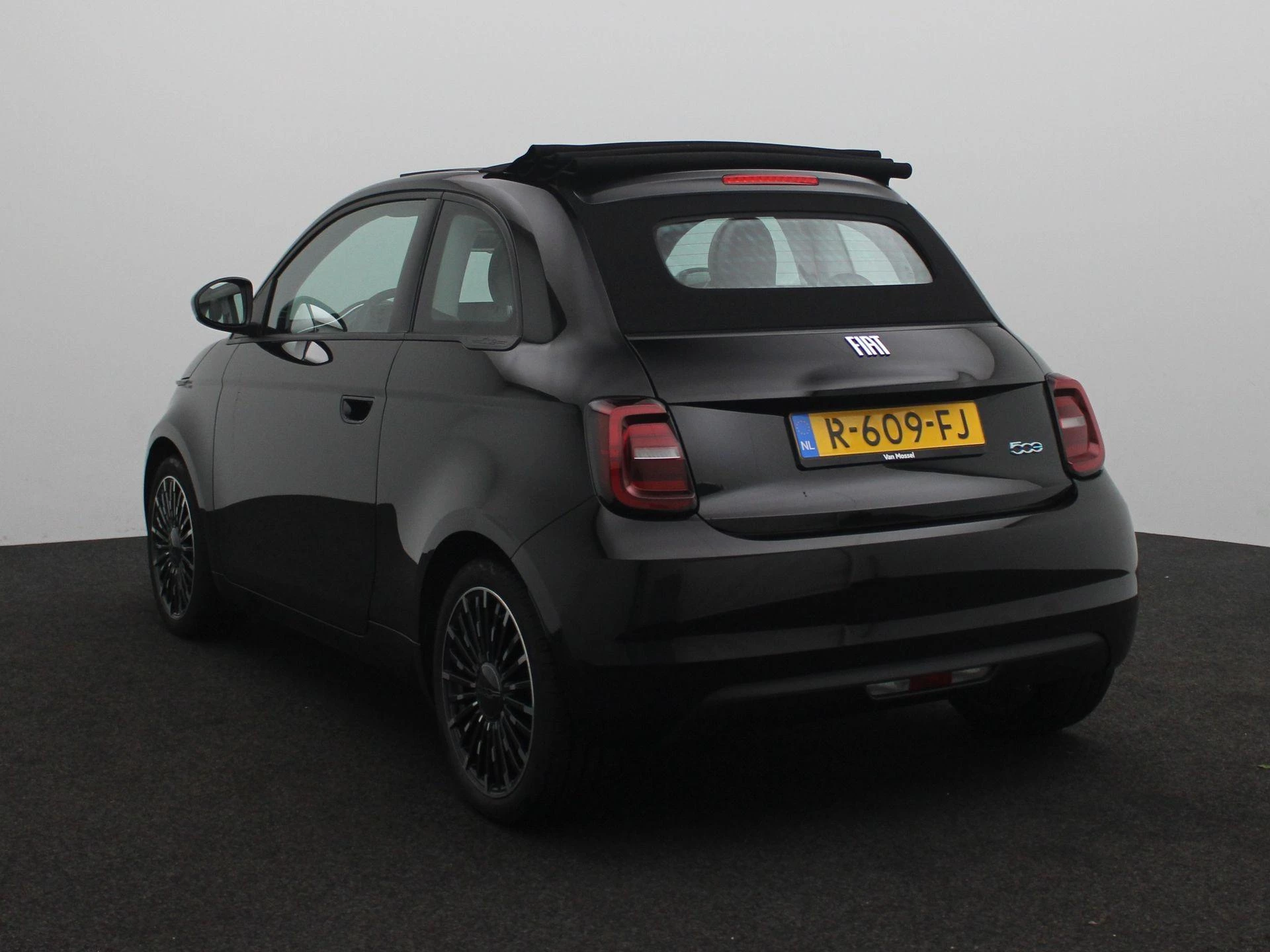 Fiat-500C-image-2