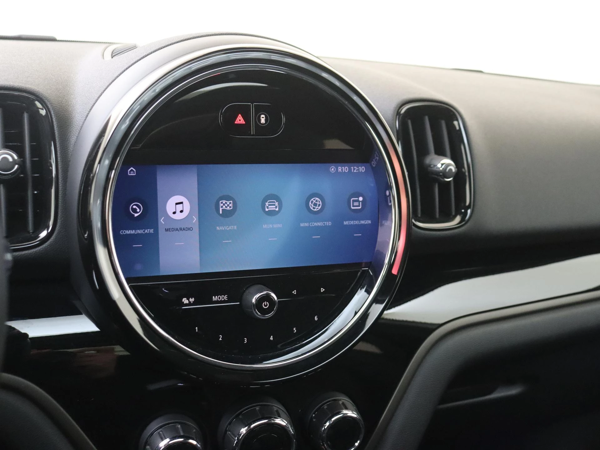 MINI-Countryman-image-15