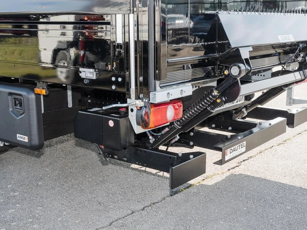 FUSO-Canter-image-11
