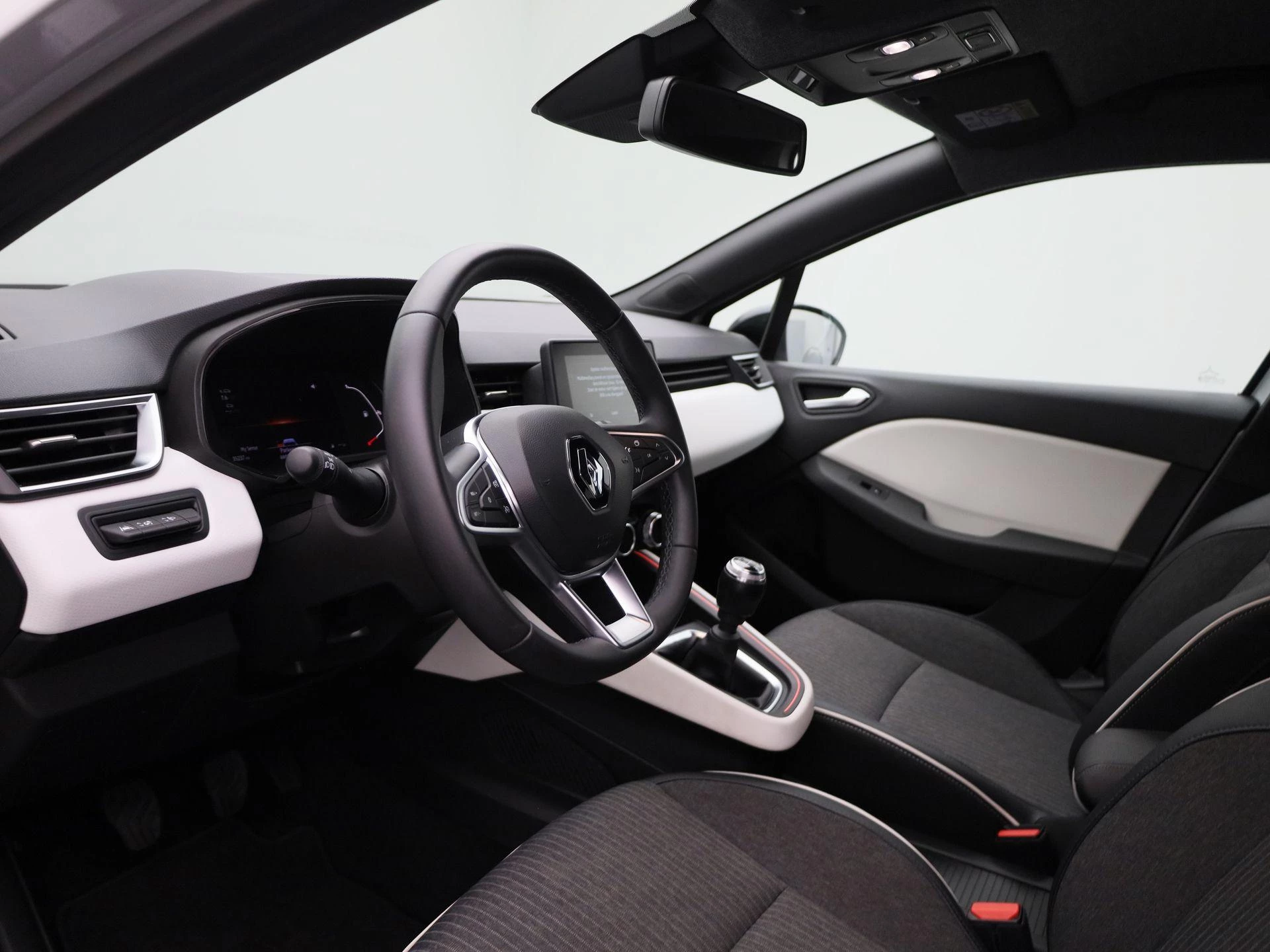 Renault-Clio-image-25