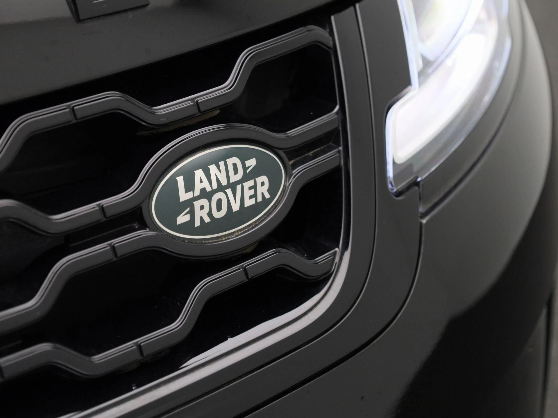 Land Rover-Range Rover Evoque-image-35