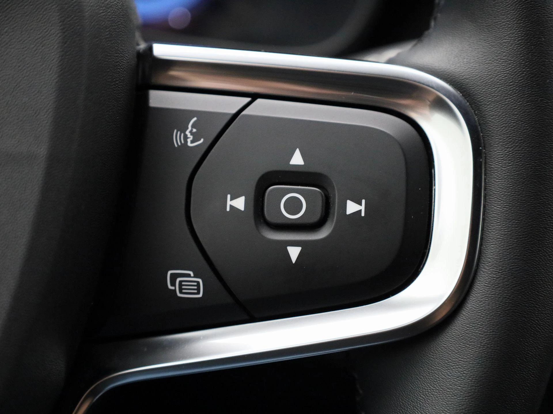 Volvo-XC40-image-19