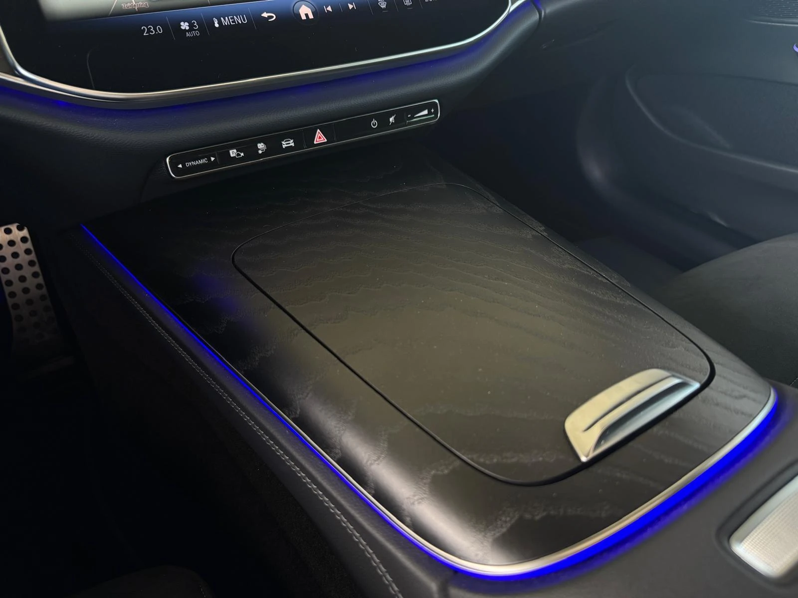 Mercedes-Benz-E-Klasse-image-20
