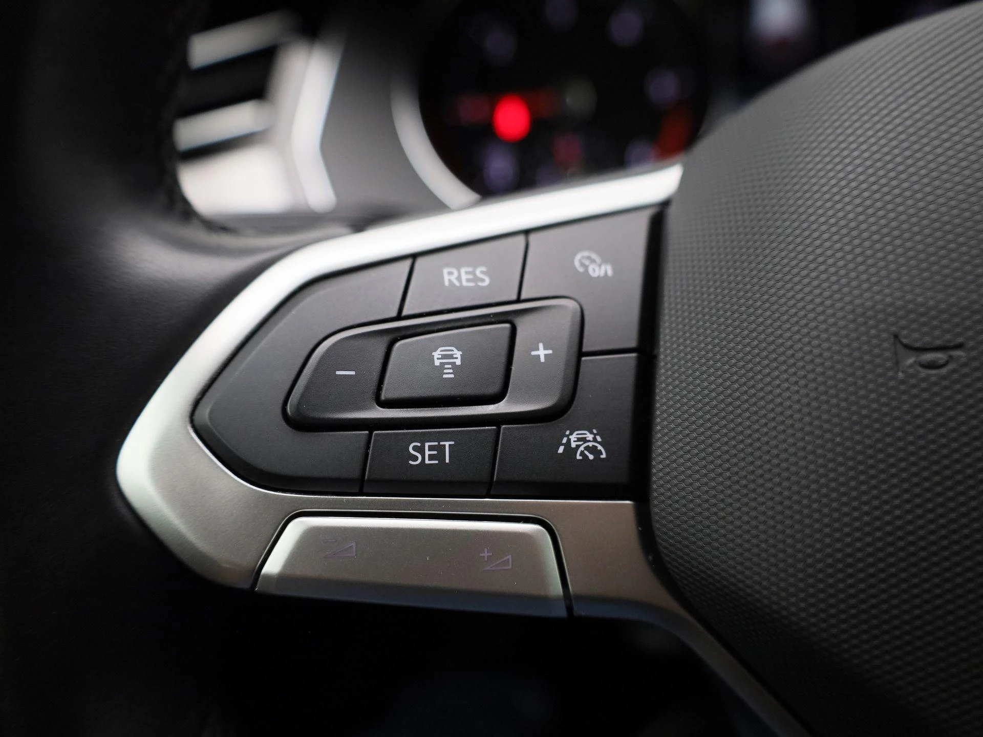 Volkswagen-Passat-image-18