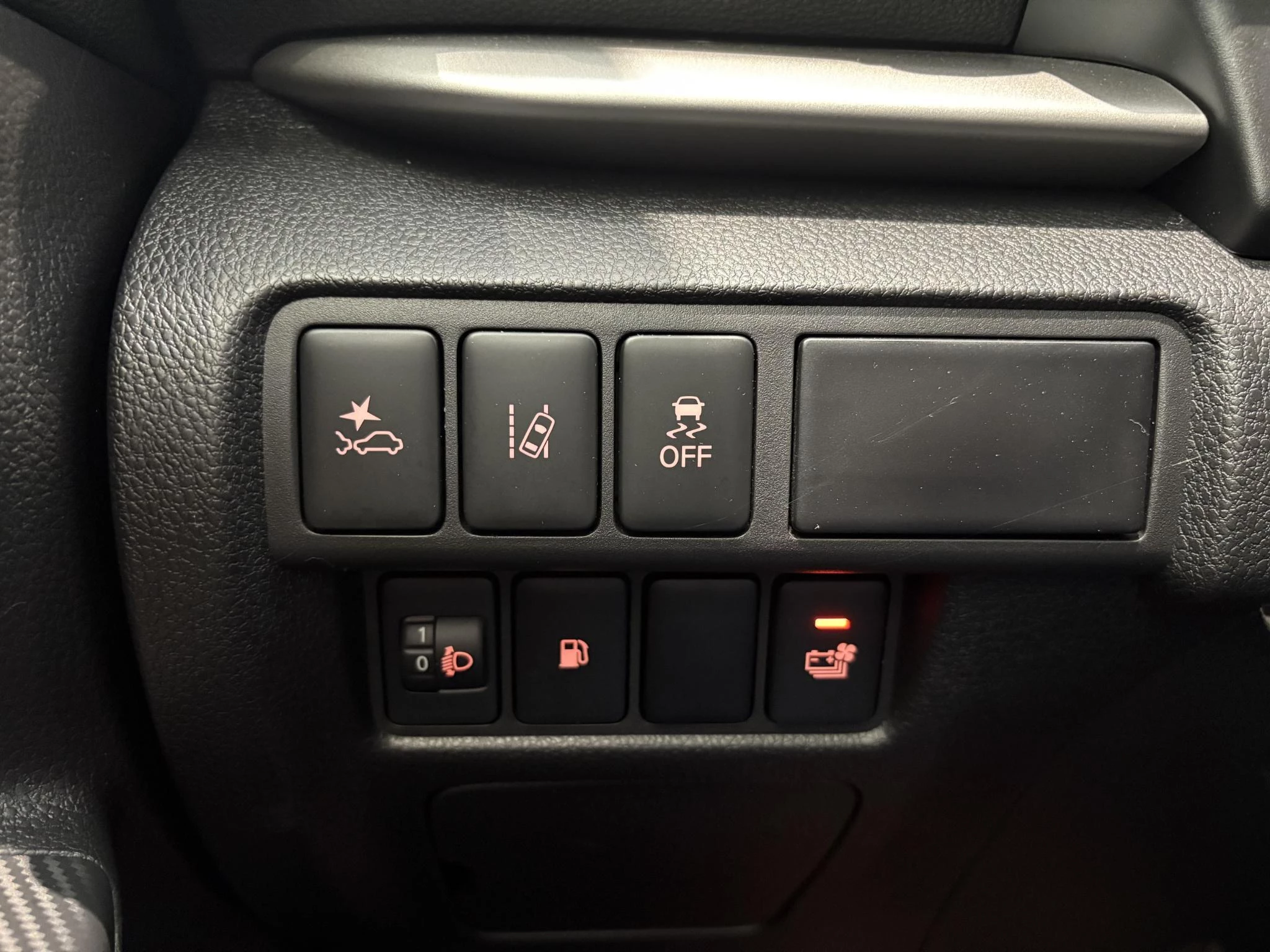 Mitsubishi-Eclipse Cross-image-17