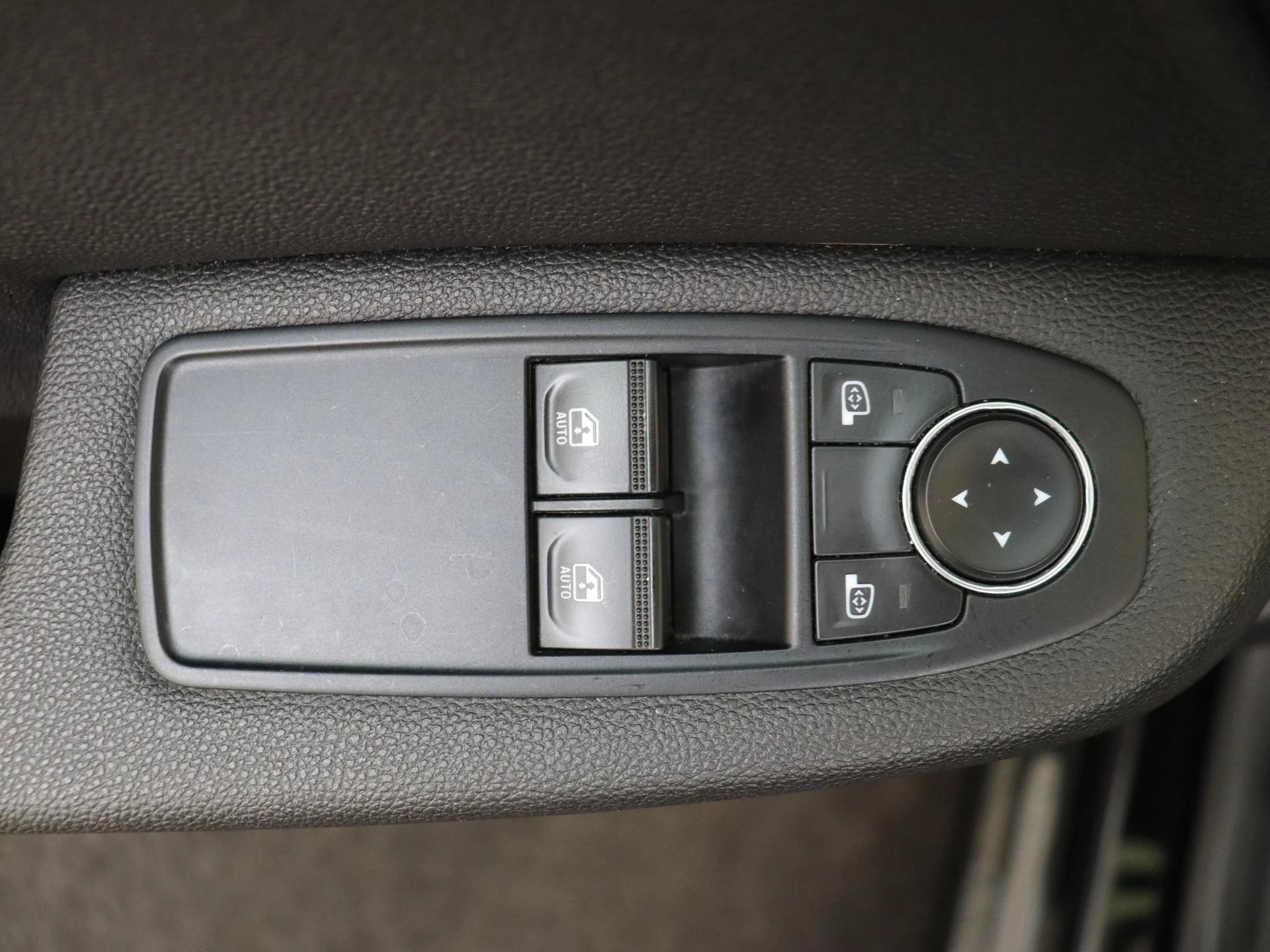 Renault-Clio-image-20