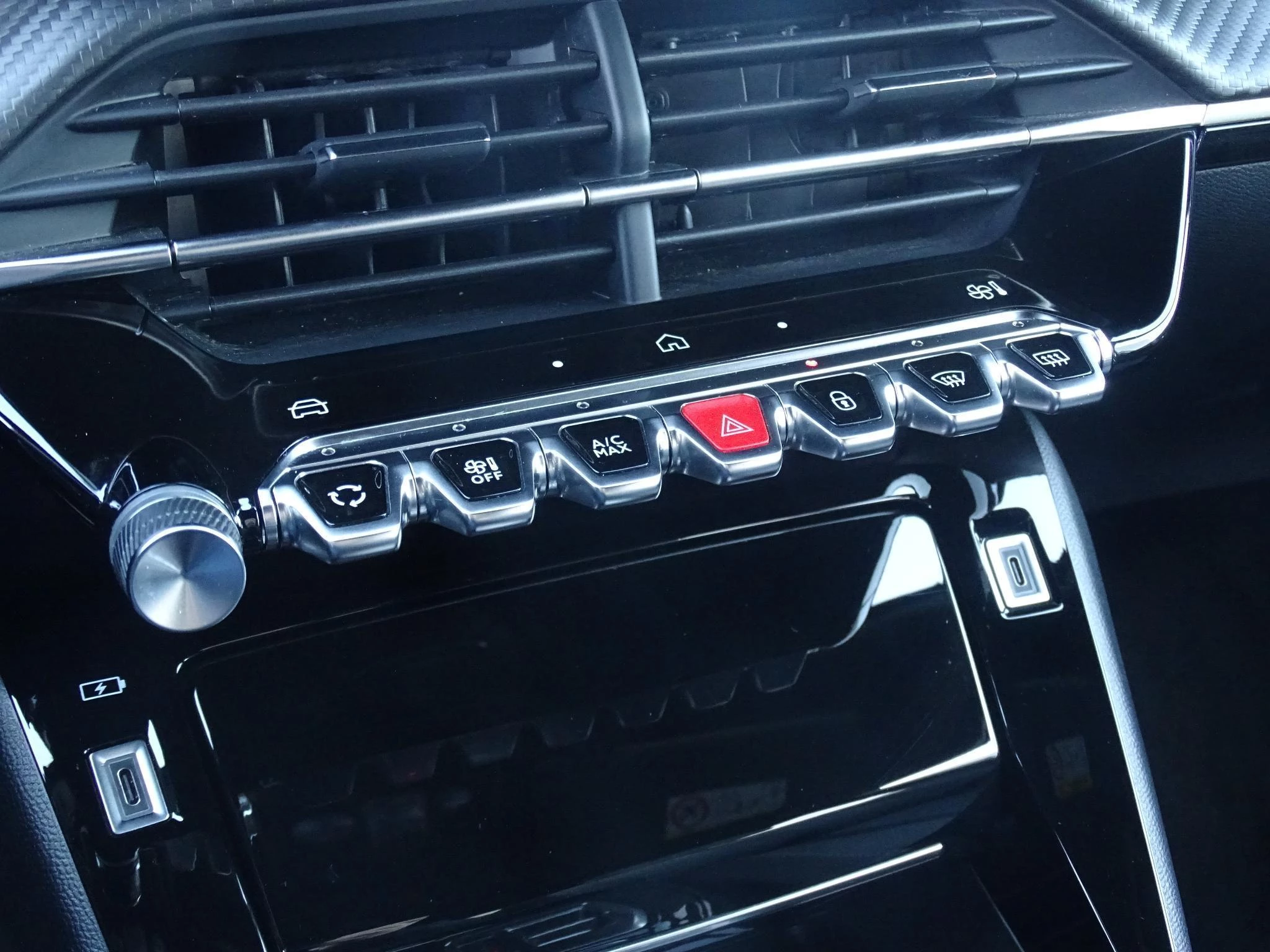 Peugeot 2008 1.2 HYBRID 145 e-DSC6 Allure