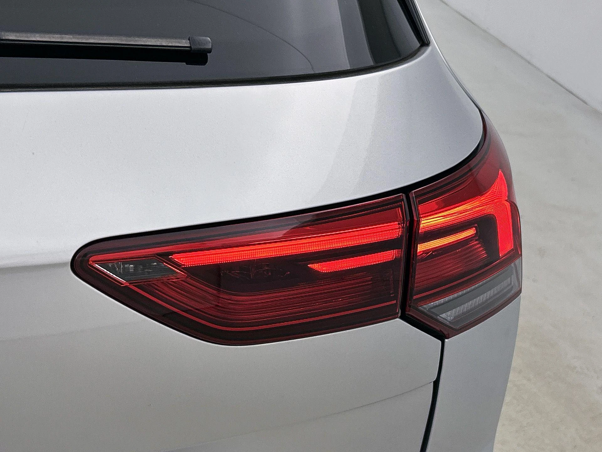 Volkswagen-Golf-image-14