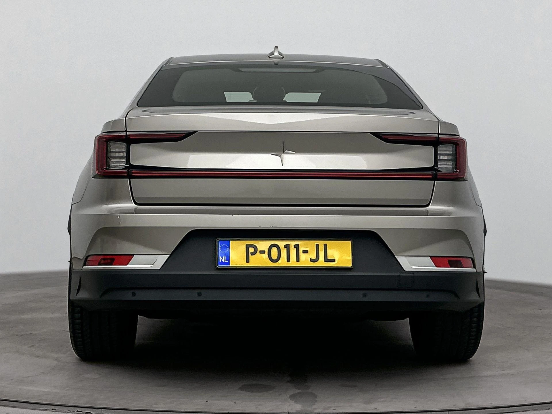 Polestar-2-image-2