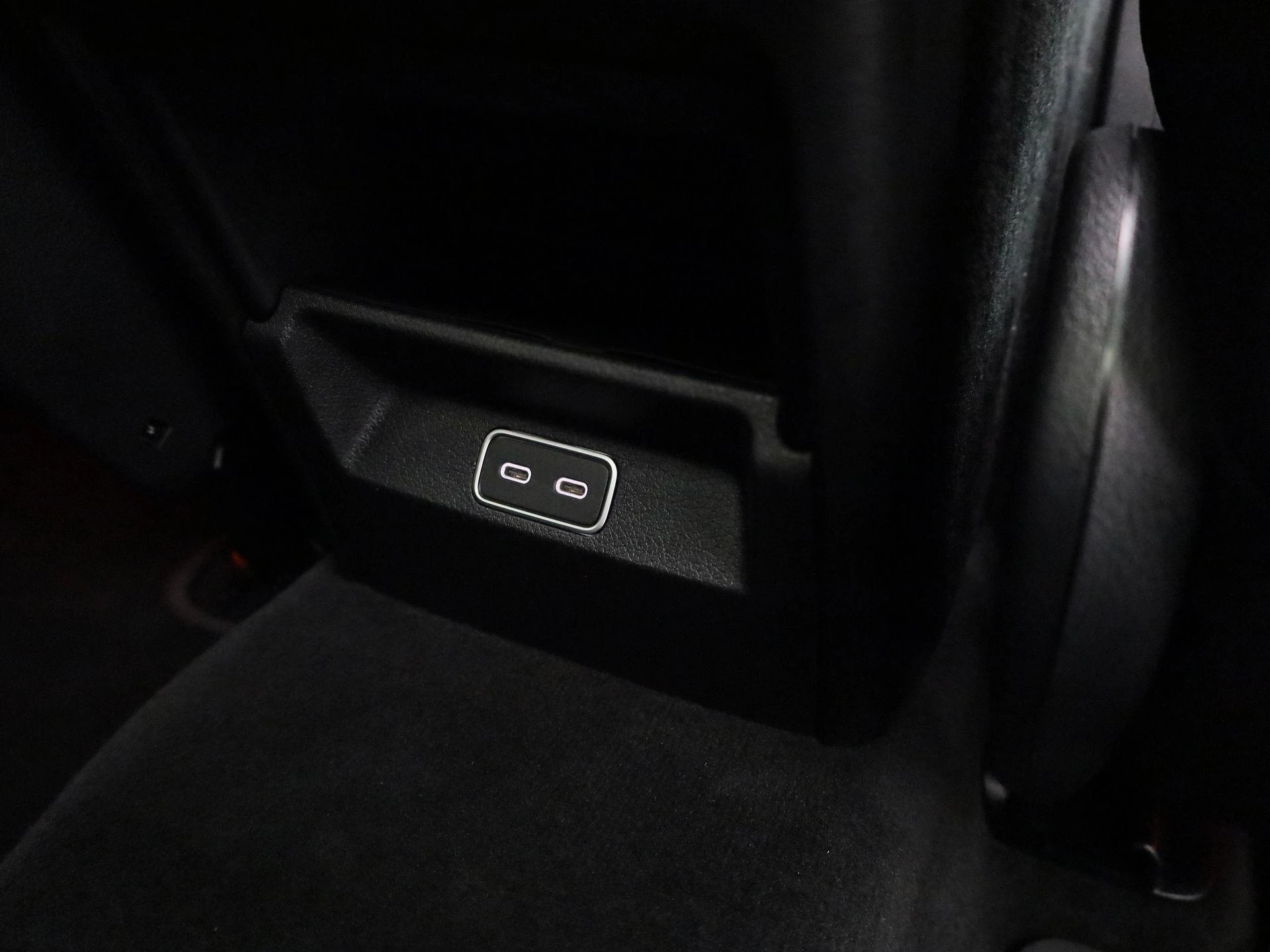 Mercedes-Benz-GLE-image-51