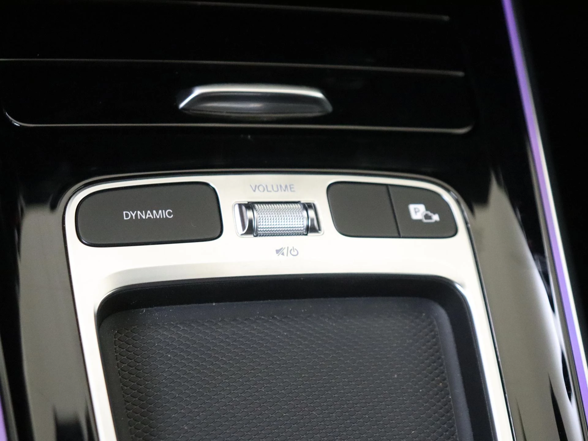 Mercedes-Benz-GLA-image-20