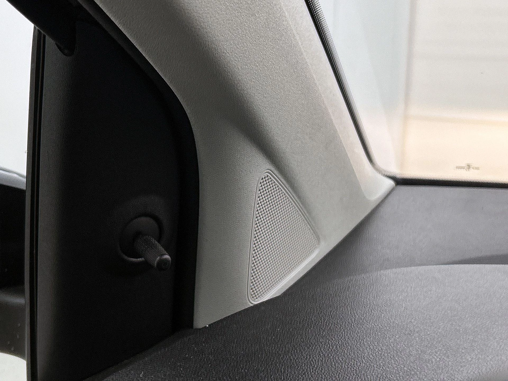 Volkswagen-up!-image-9