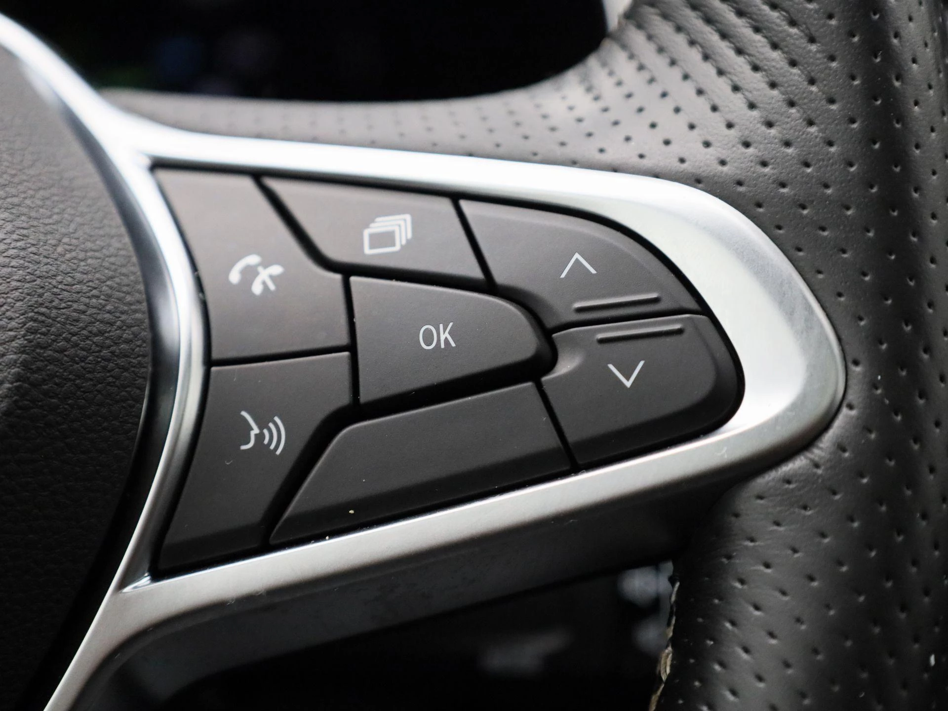 Renault-Arkana-image-19