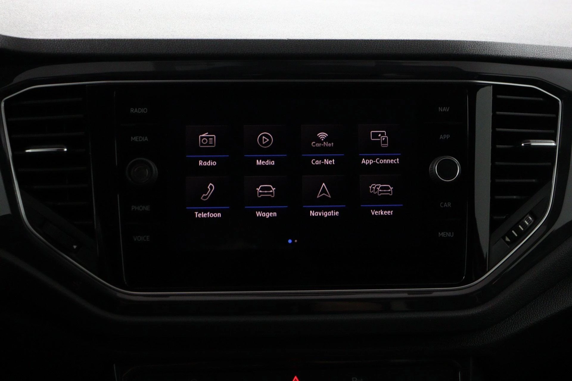 Volkswagen-T-Roc-image-47