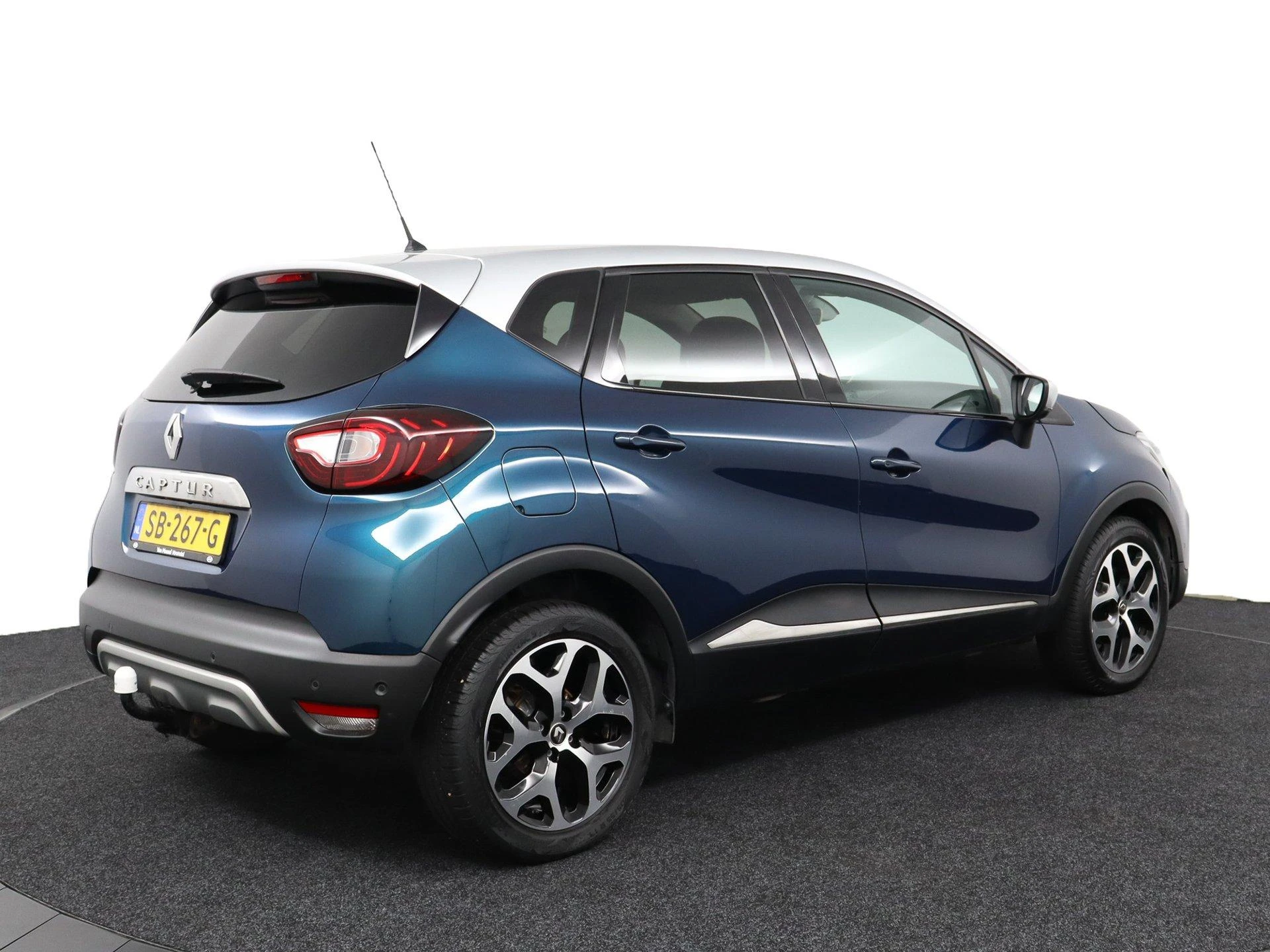 Renault-Captur-image-1