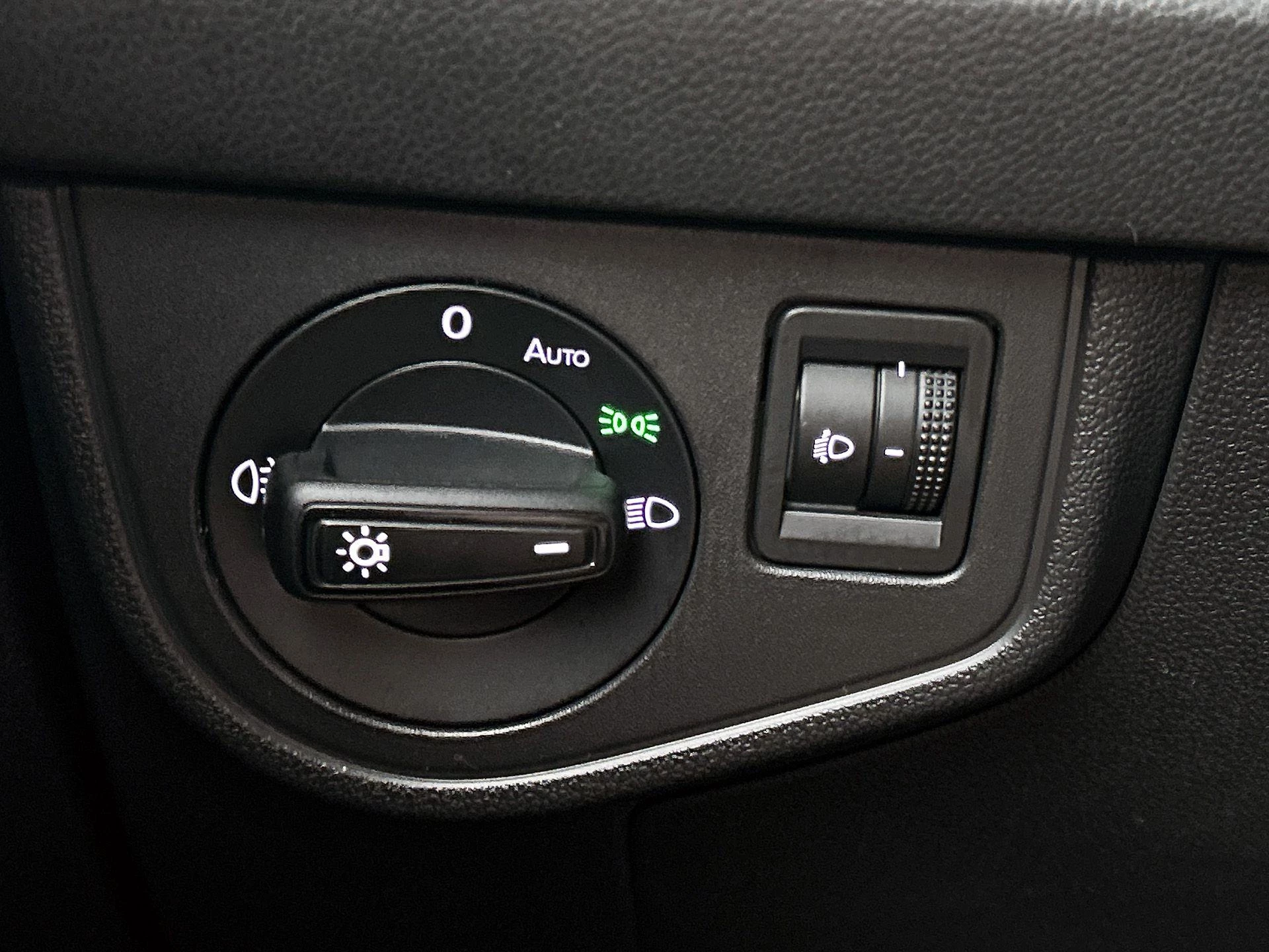 Volkswagen-Polo-image-17