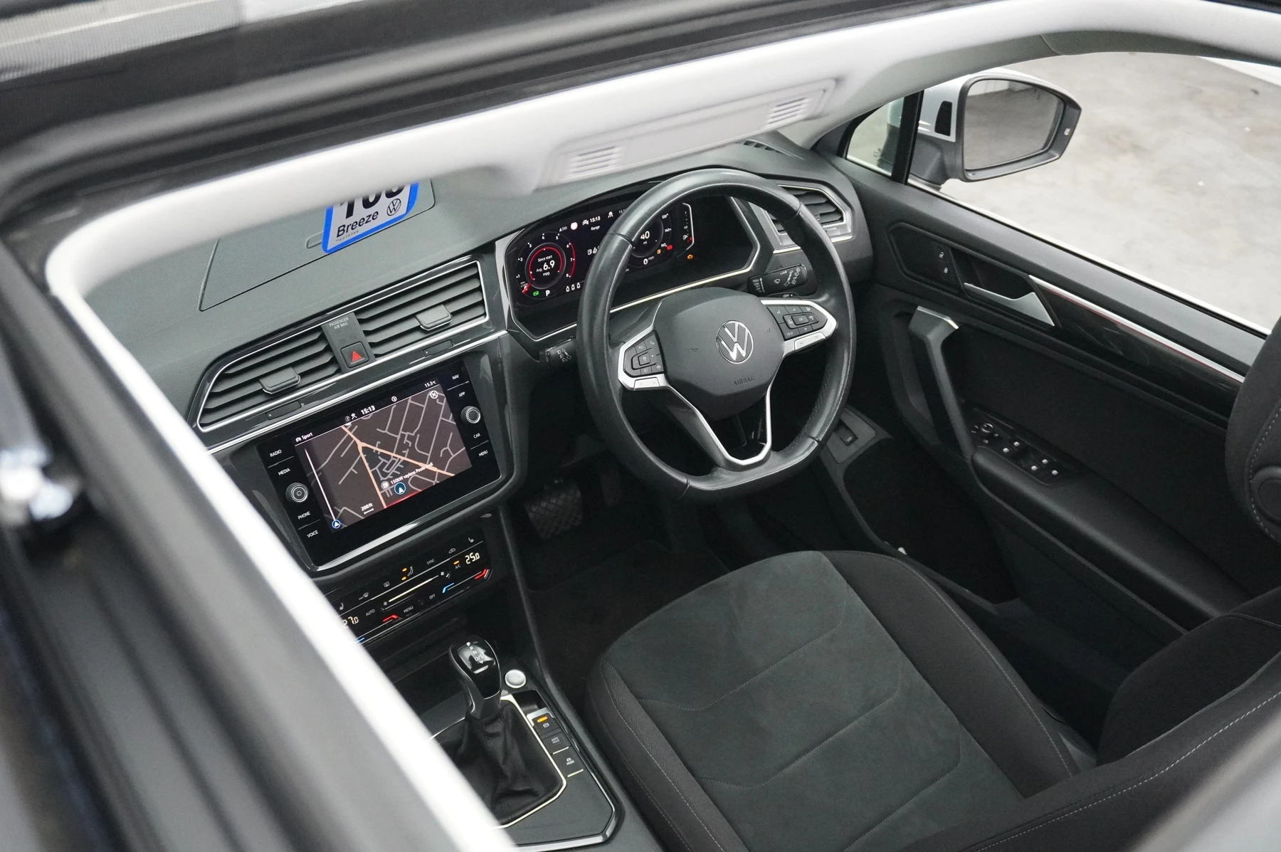Volkswagen-Tiguan-image-8