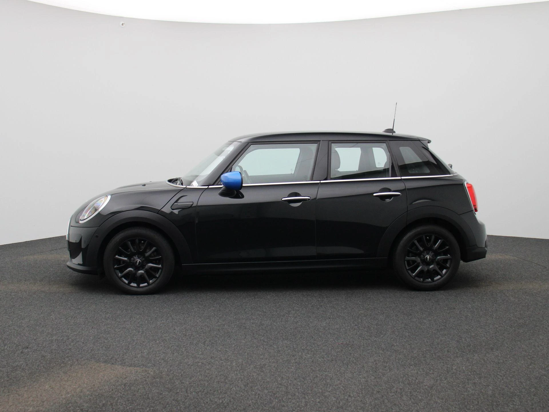 MINI-One-image-3