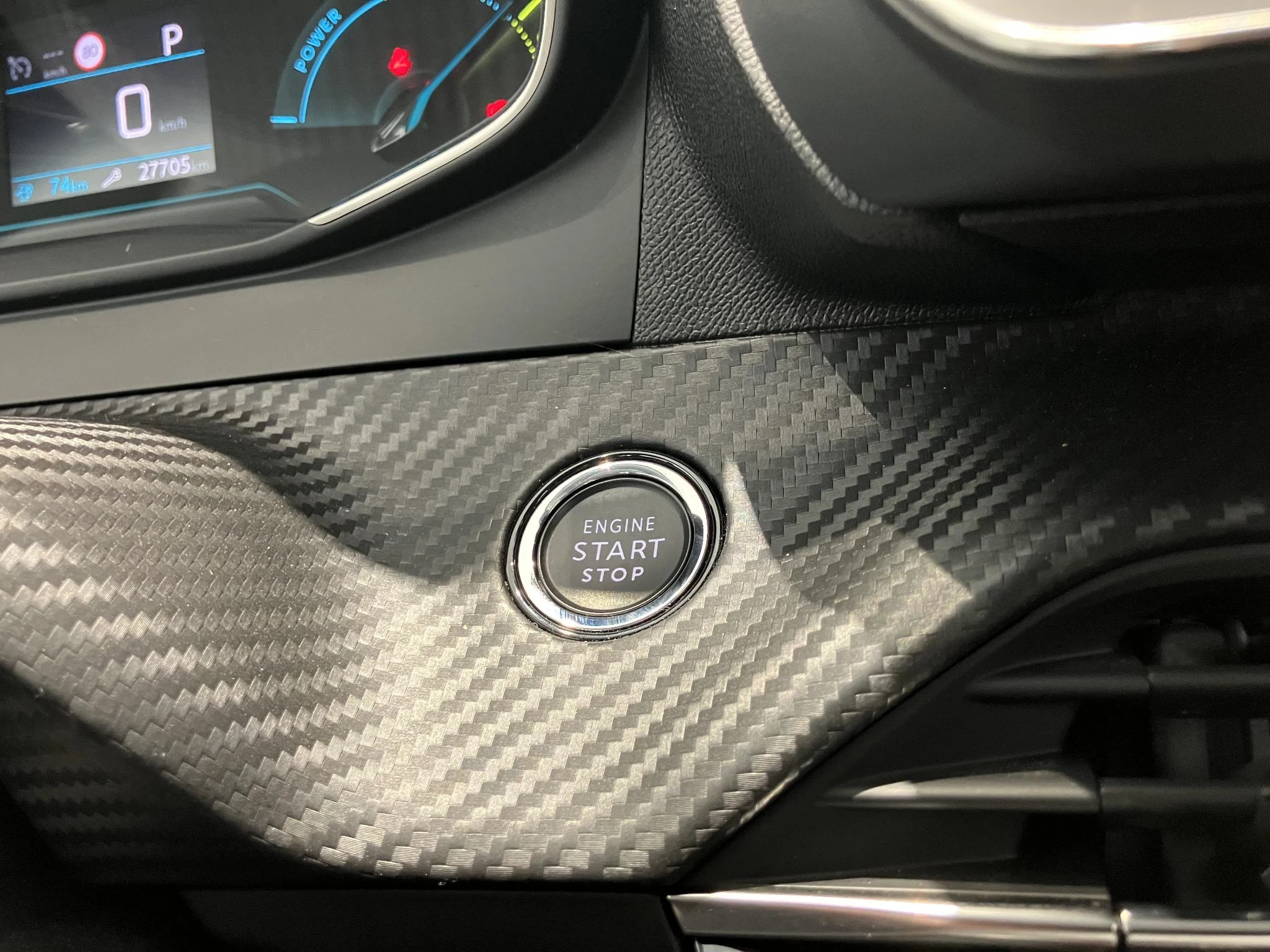 Peugeot-e-2008-image-25