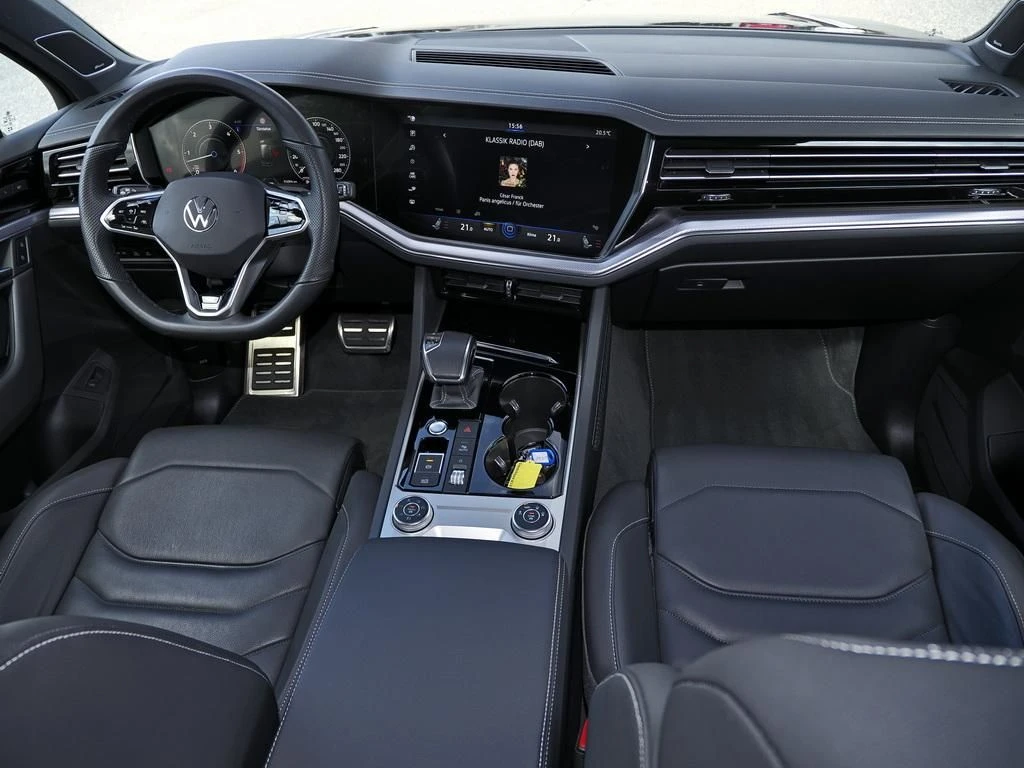 Volkswagen-Touareg-image-12