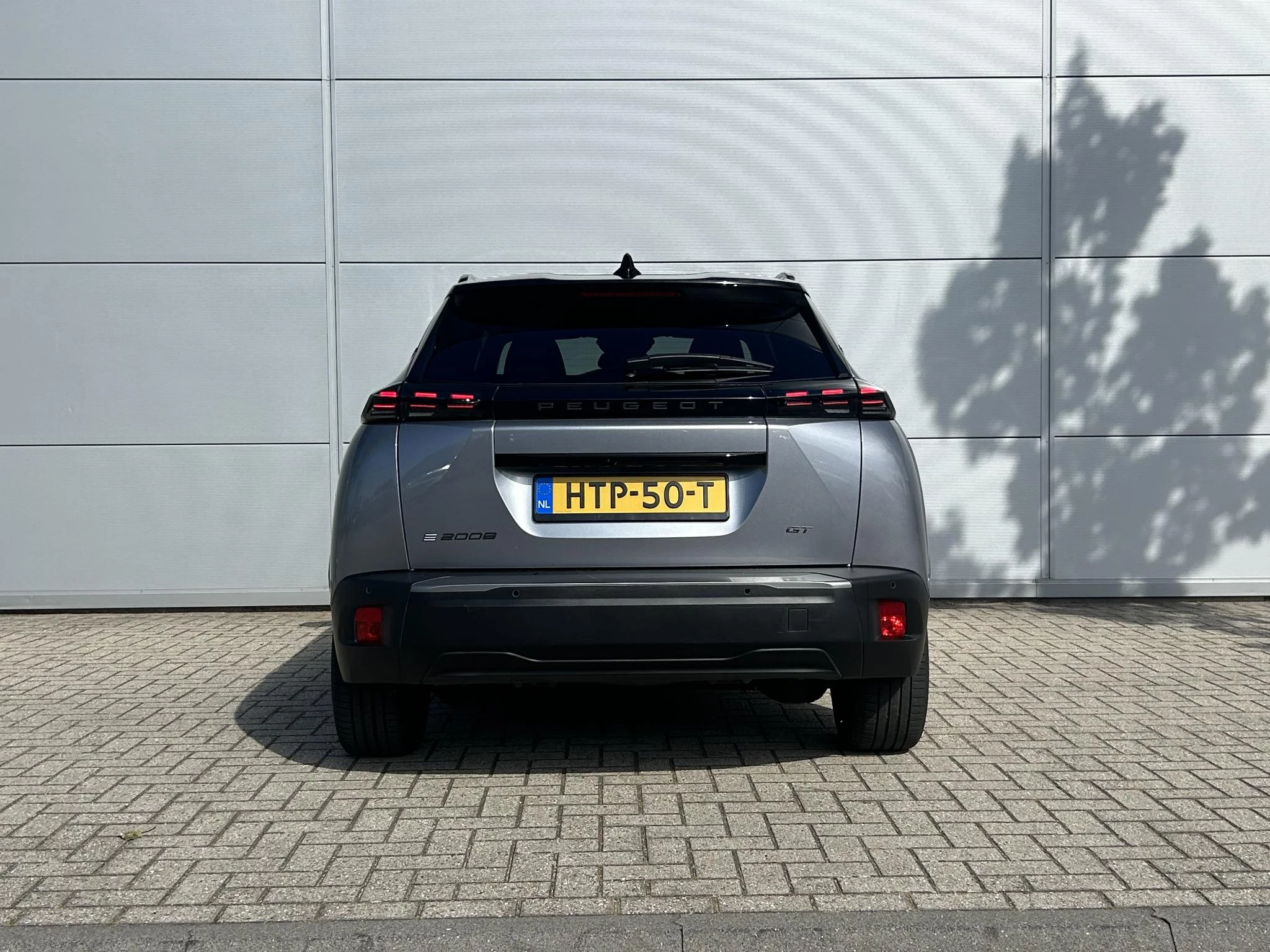 Peugeot-e-2008-image-4