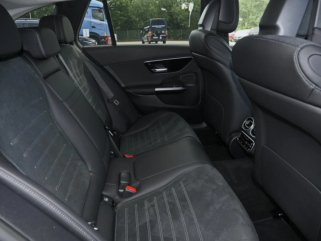 Mercedes-Benz-C-Klasse 220-image-14