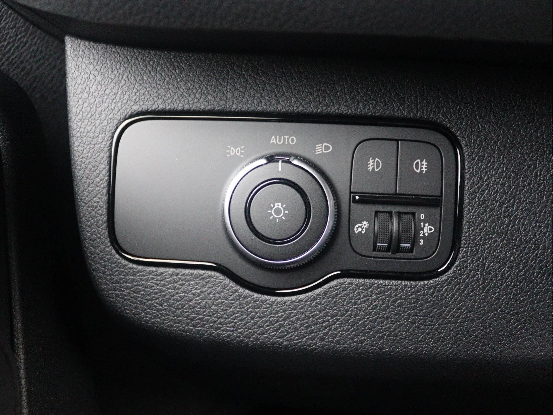 Mercedes-Benz-Sprinter-image-11