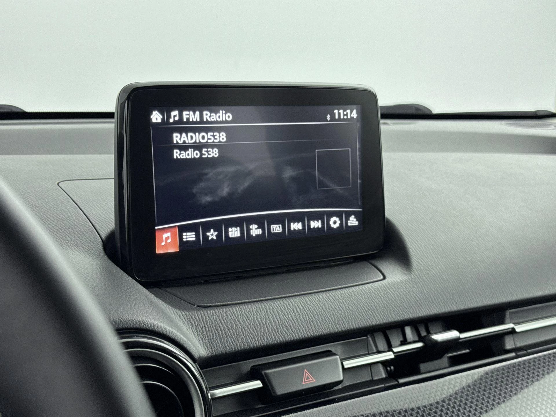 Mazda-2-image-6