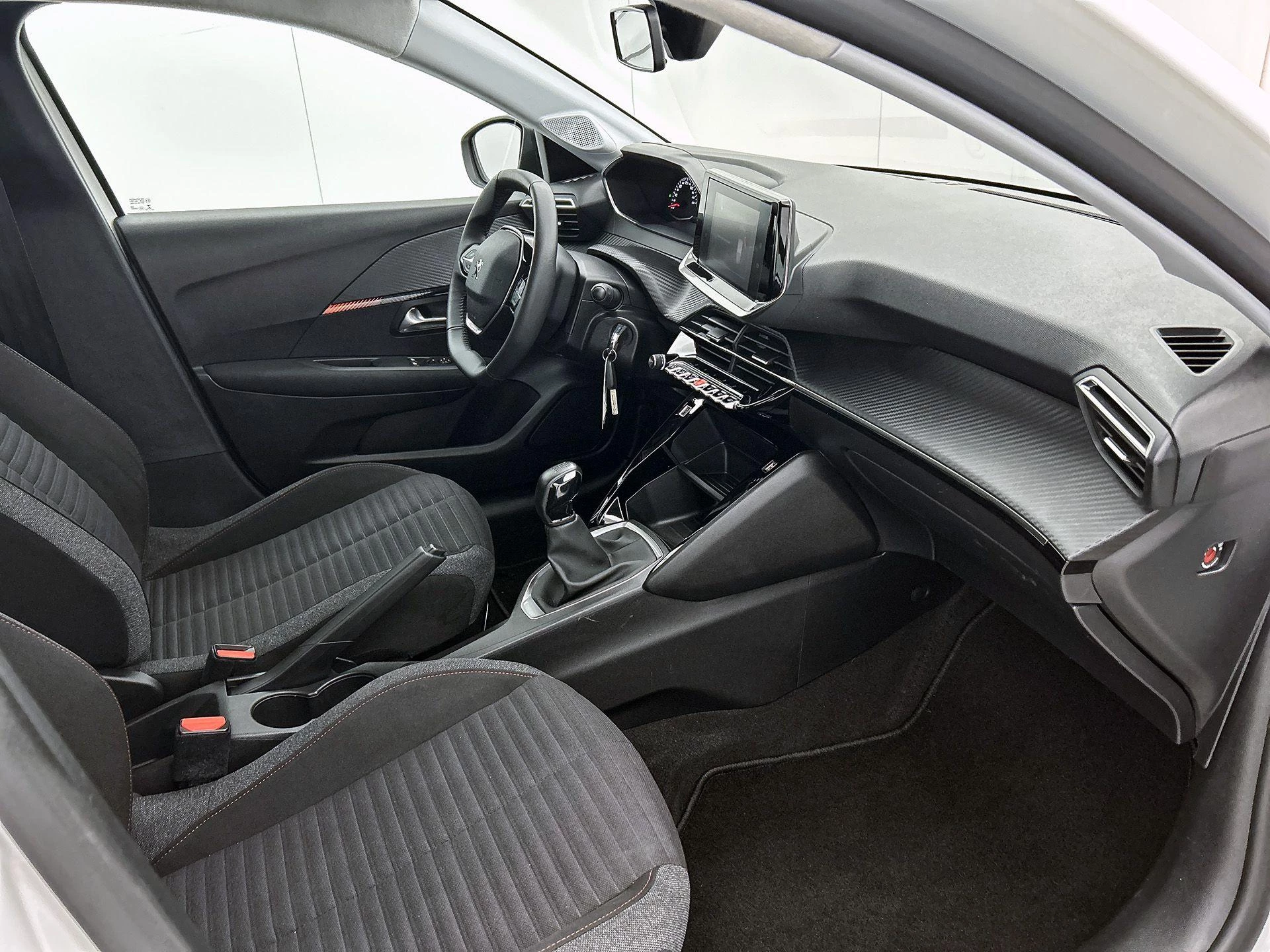 Peugeot-208-image-18