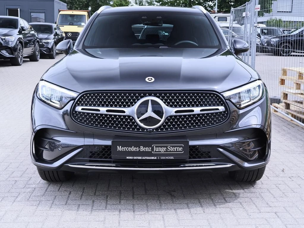 Mercedes-Benz-GLC 300 d-image-3