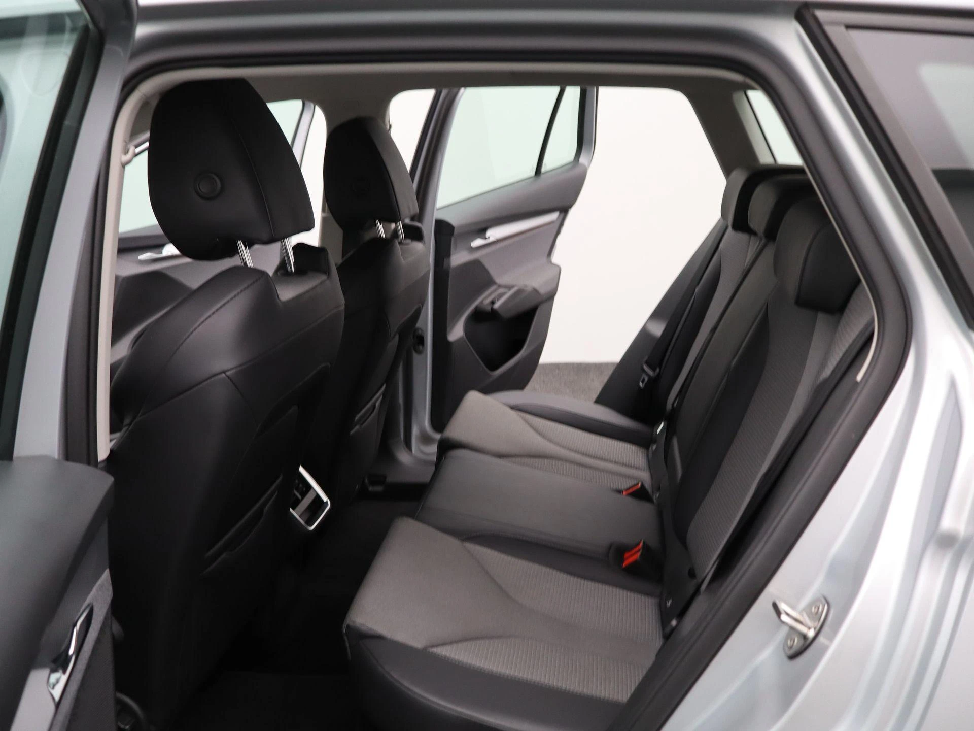 Škoda-Enyaq iV-image-11