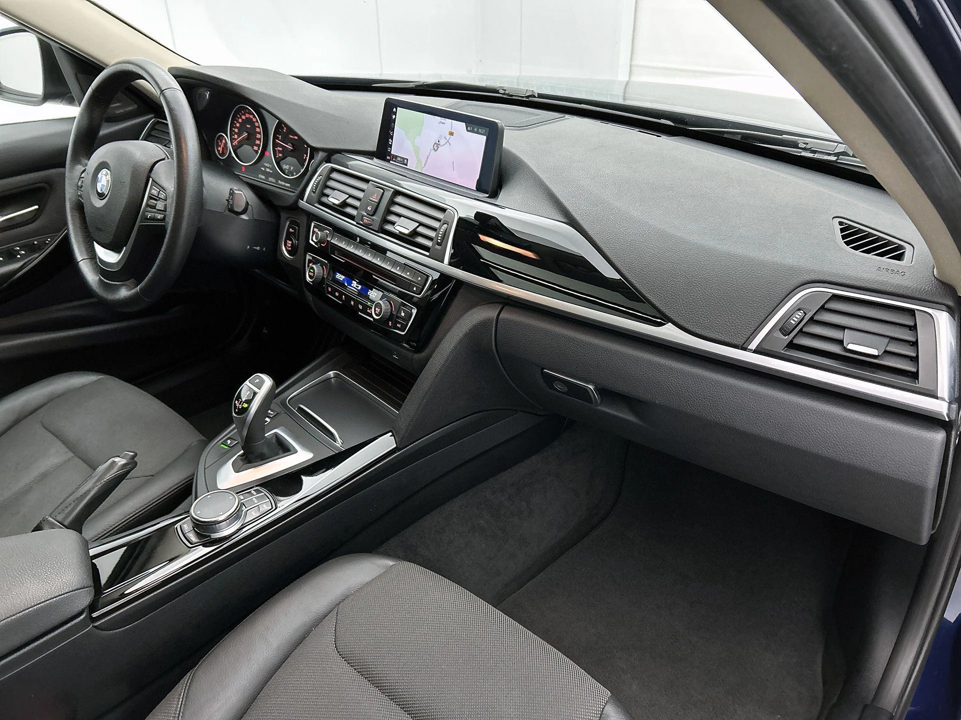 BMW-3 Serie-image-26