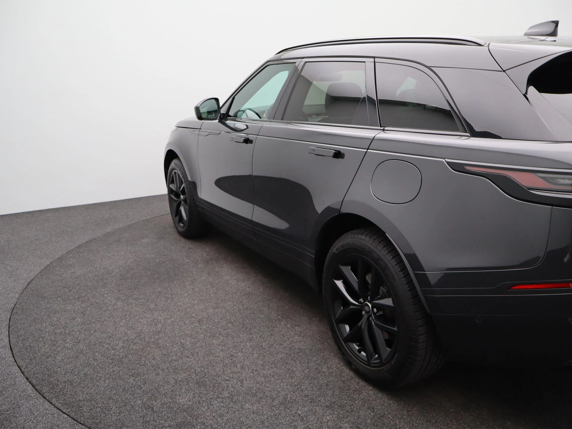 Land Rover-Range Rover Velar-image-42