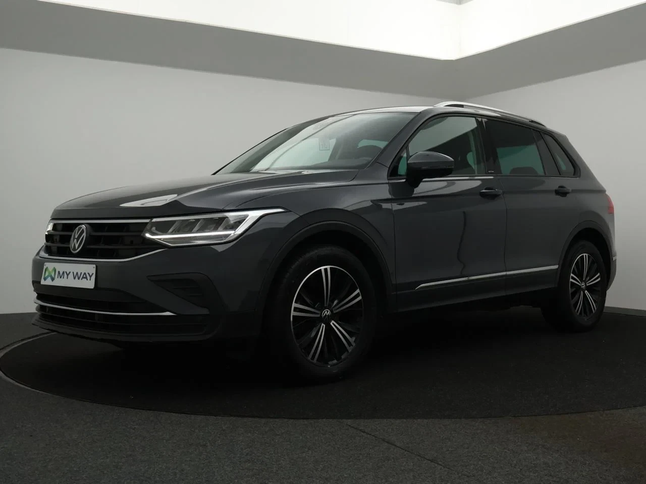 Volkswagen-Tiguan-image-0