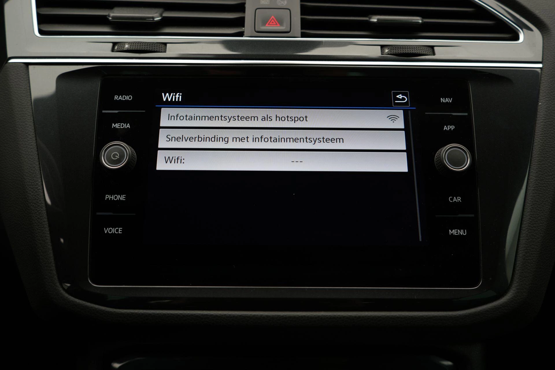 Volkswagen-Tiguan-image-21