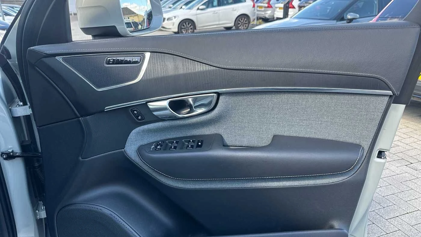 Volvo-XC90-image-18