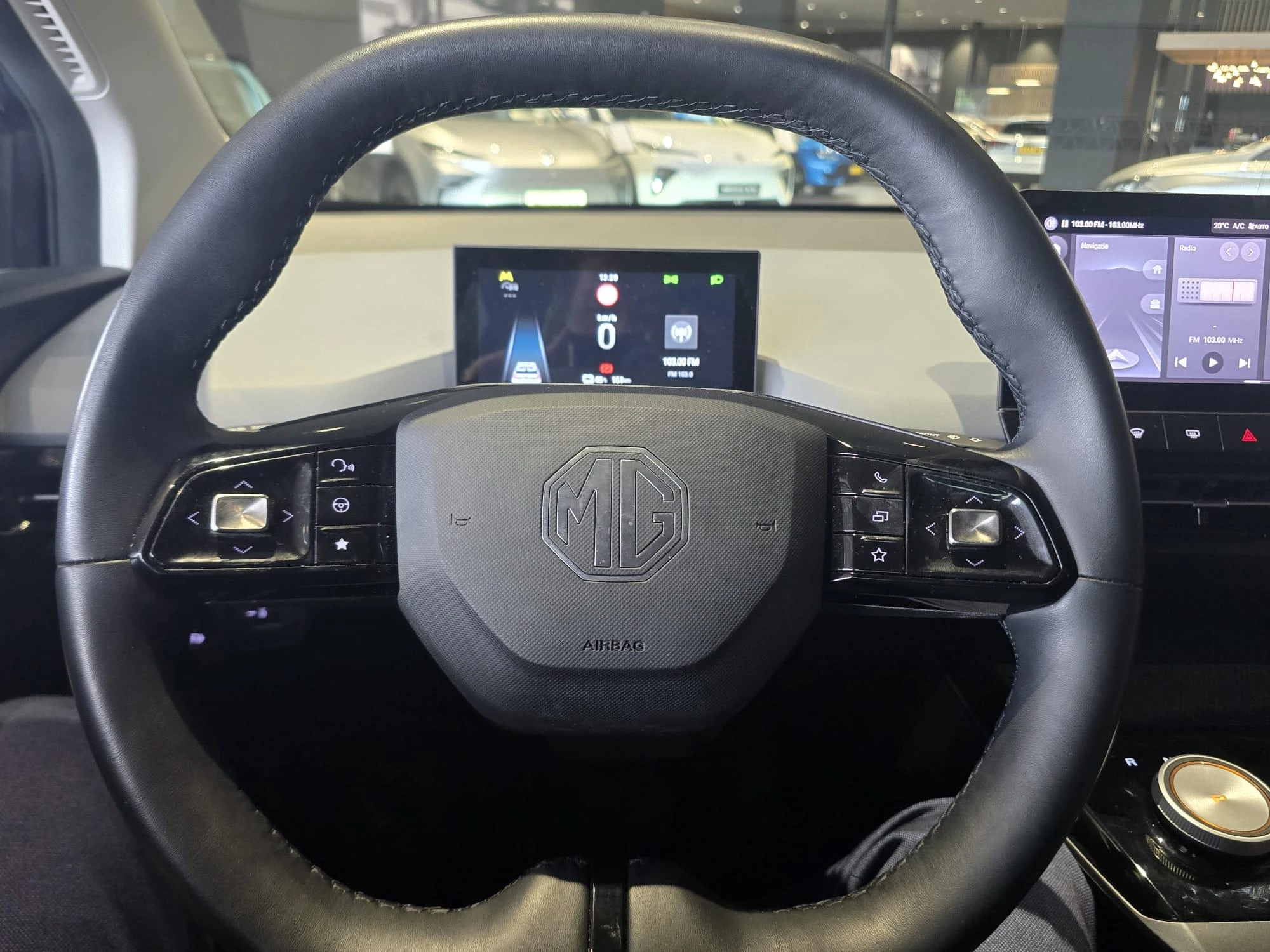 MG MG4 Luxury Long Range 64 kWh
