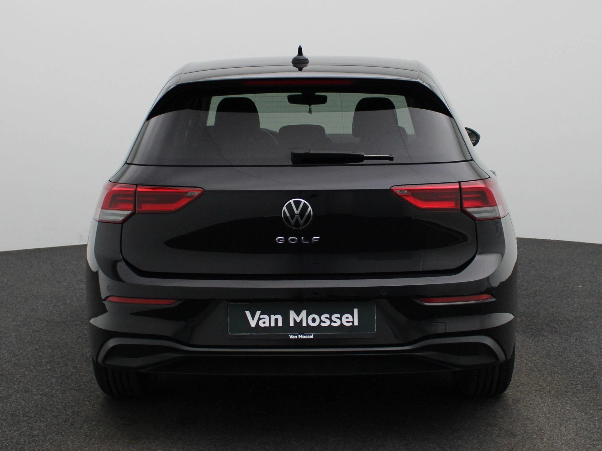 Volkswagen-Golf-image-5