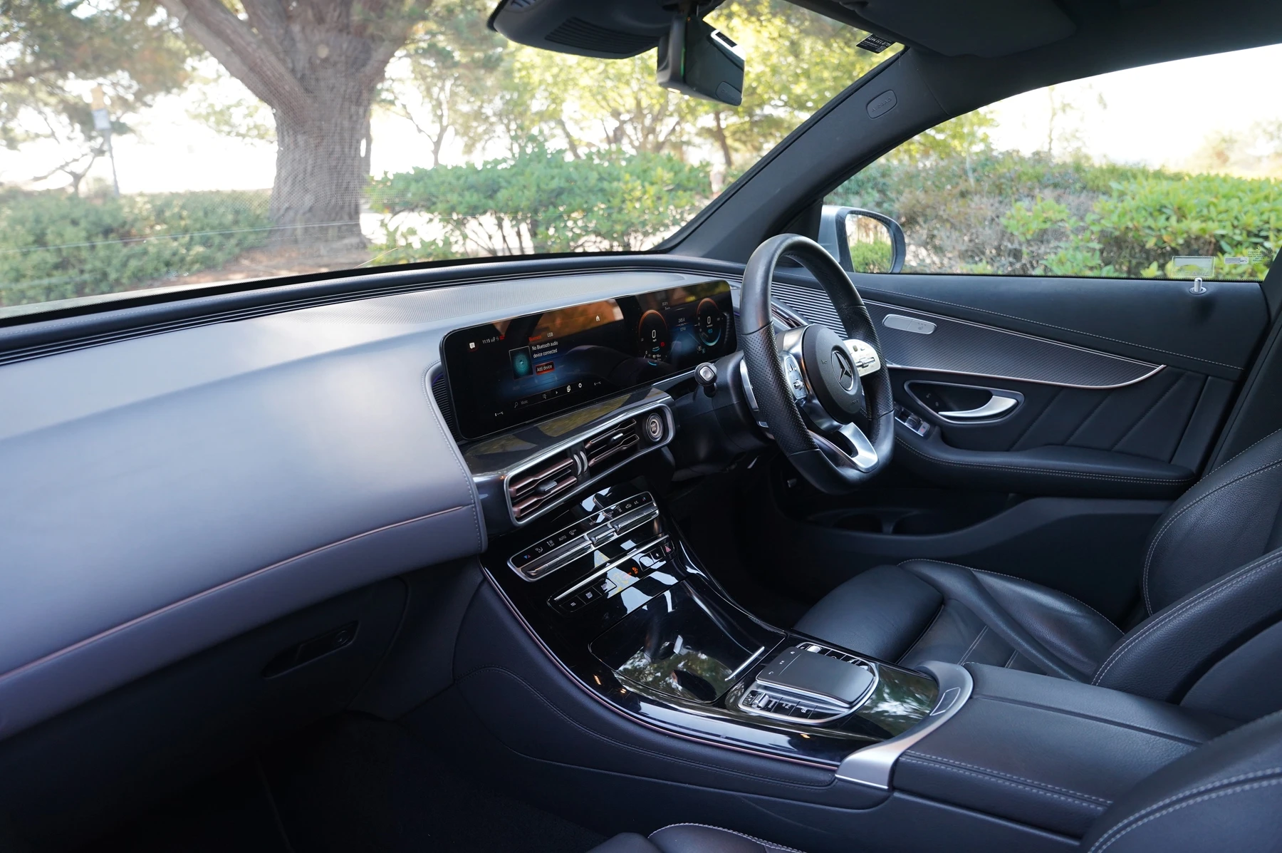 Mercedes-Benz-EQC-image-1