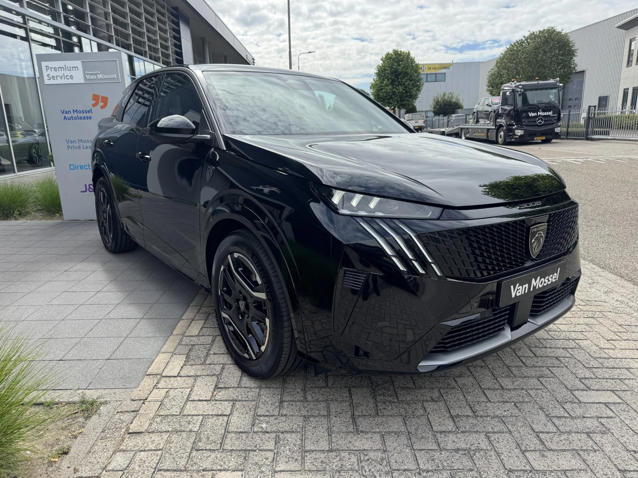 Peugeot-e-3008-image-4
