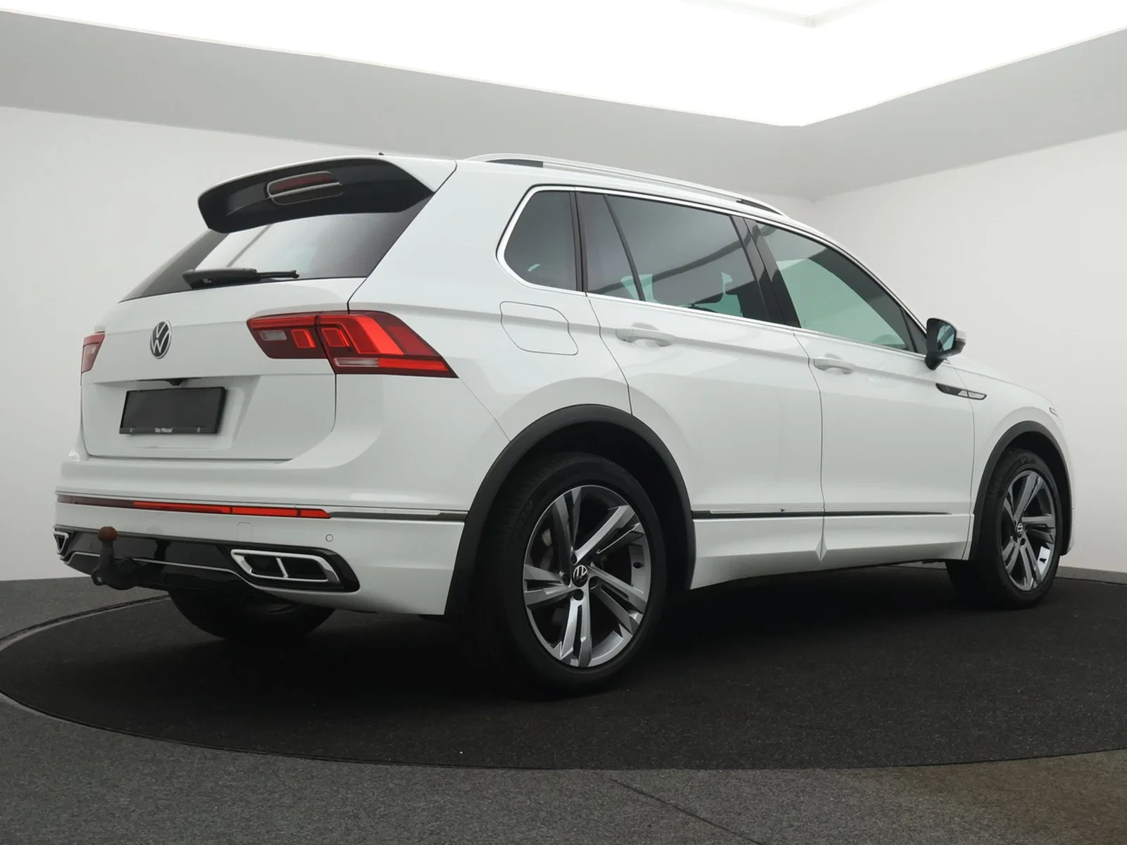 Volkswagen Tiguan R-Line 1.5TSI 150PK *AUTOMAAT*CAMERA*TREKHAAK*ACC*VIRTUAL COCKPIT*NAVI*...*