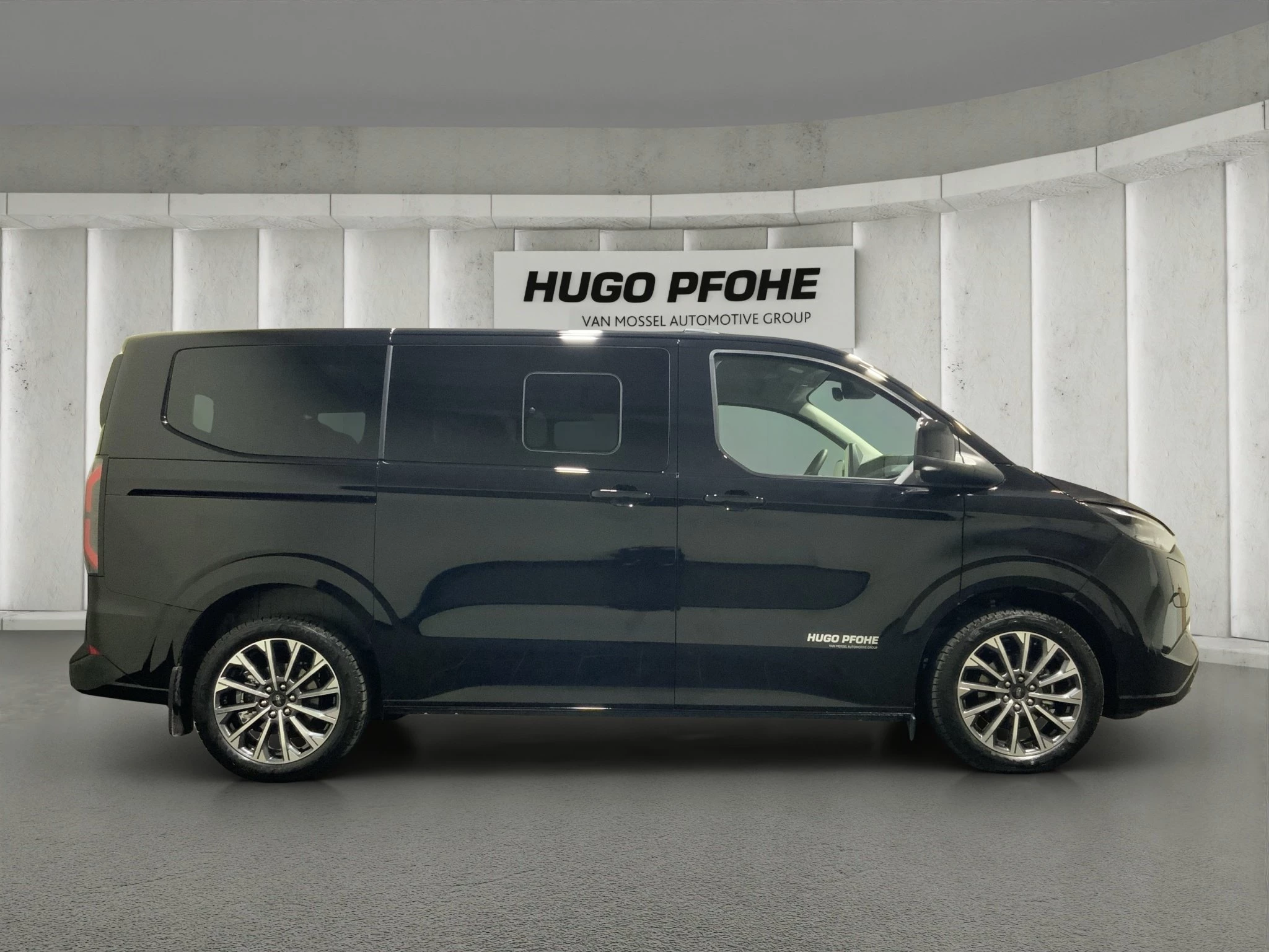 Ford-Tourneo Custom-image-4