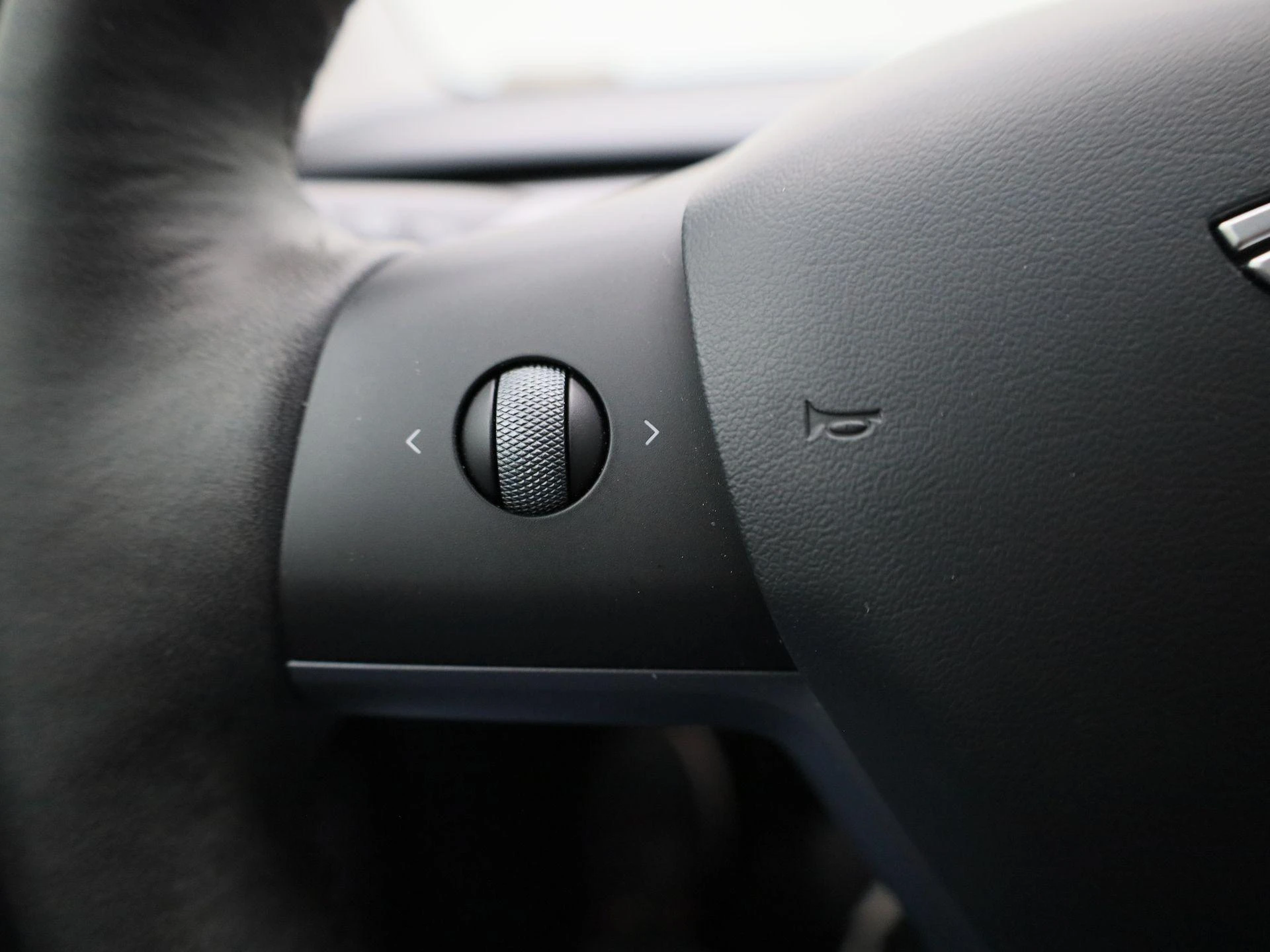 Tesla-Model Y-image-19