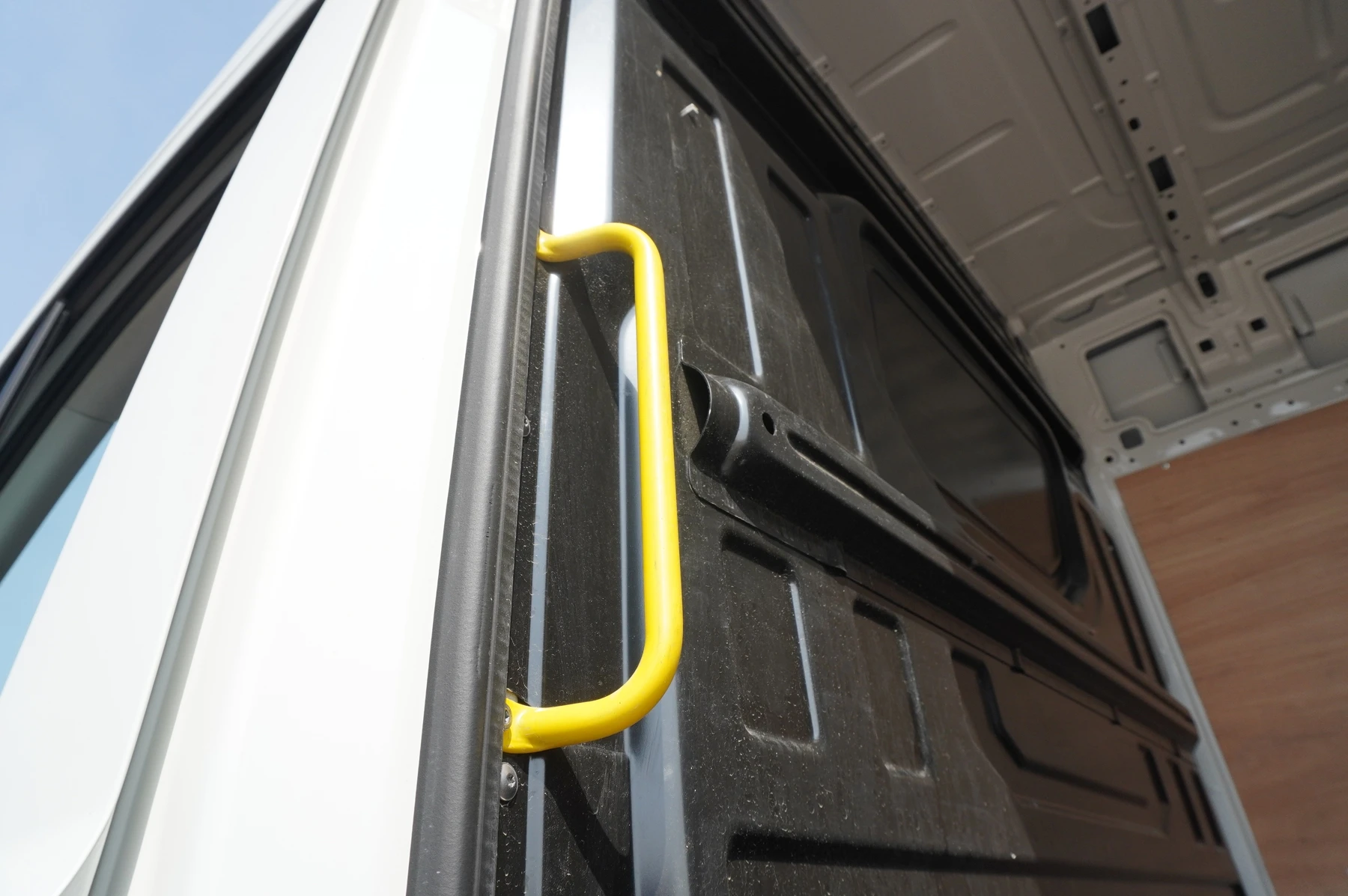 Volkswagen-Crafter-image-14