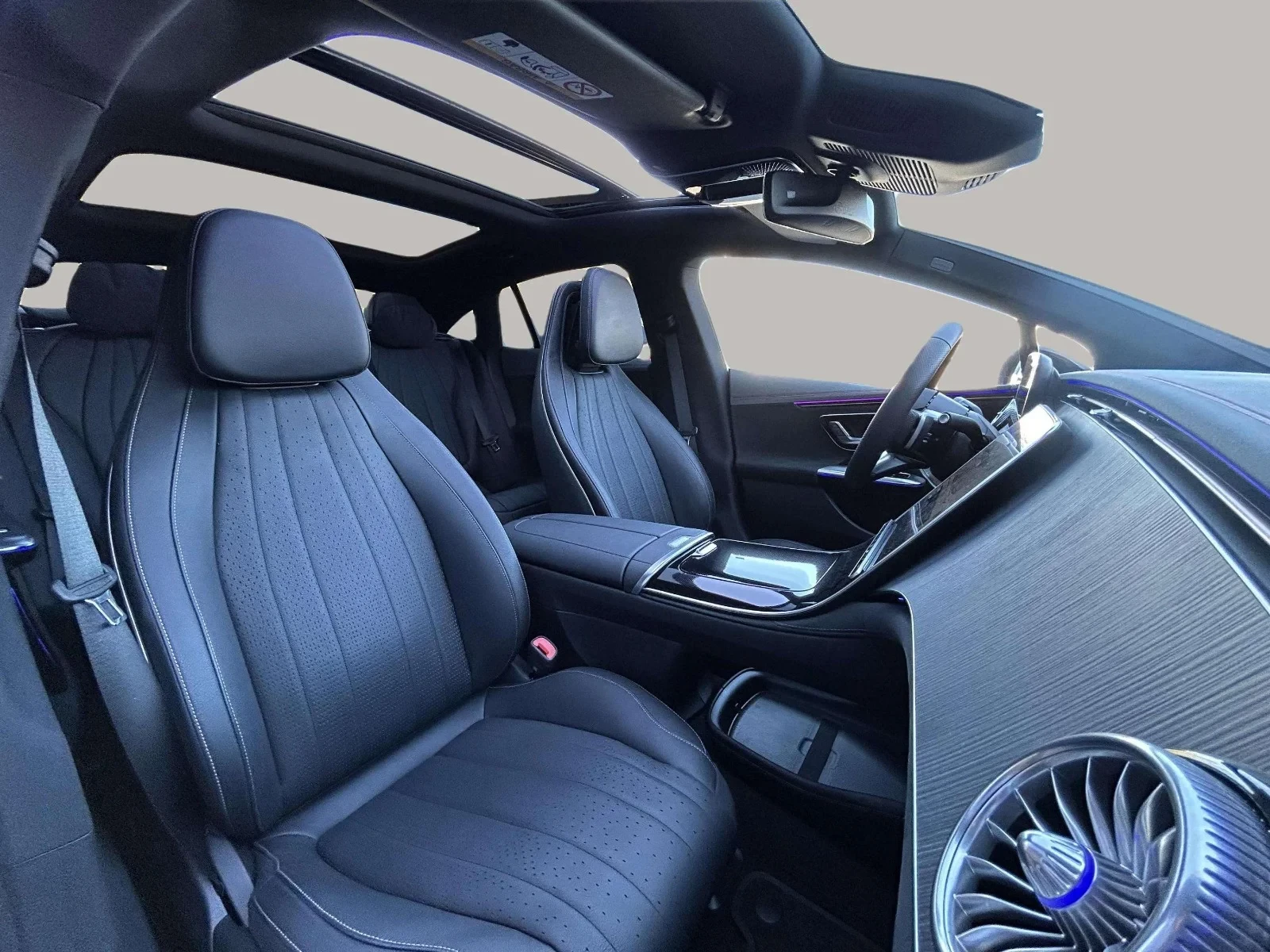 Mercedes-Benz-EQE-image-18